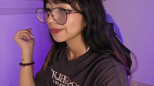 Yommi Winx online show from December 2025 02:23:02 AM