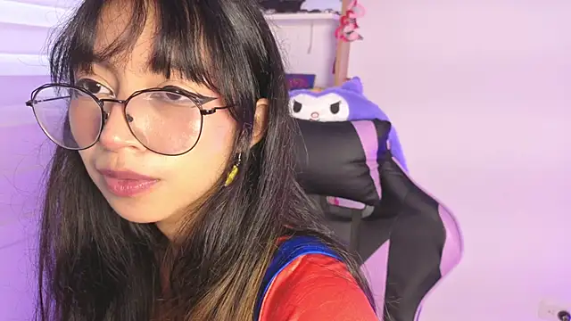 Yommi Winx online show from November 2025 08:02:01 PM