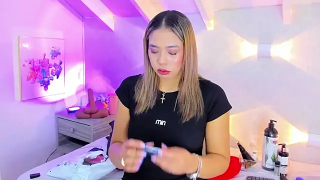 Snapshot of Martina_Miiller chatting on May 2026 12:33:01 PM Martina Miiller online show from May 2026 12:33:01 PM