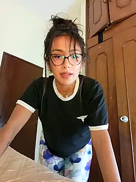 Lau1127 online show from October 2025 03:28:01 AM