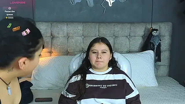 Laia and Aloby online show from October 2025 10:20:01 PM