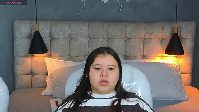 Laia and Aloby online show from January 2026 10:15:01 PM