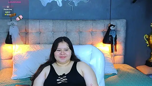 Laia and Aloby online show from October 2025 10:21:01 PM