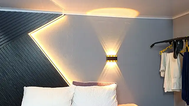 Laia and Aloby online show from February 2026 10:09:02 PM