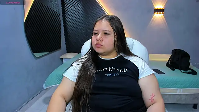 Laia and Aloby online show from June 2026 11:25:02 PM