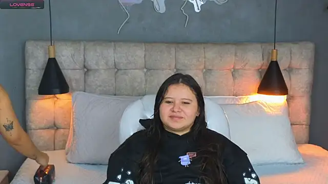 Laia and Aloby online show from January 2026 10:14:02 PM