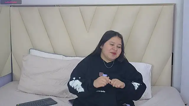 Laia and Aloby online show from February 2026 10:15:02 PM