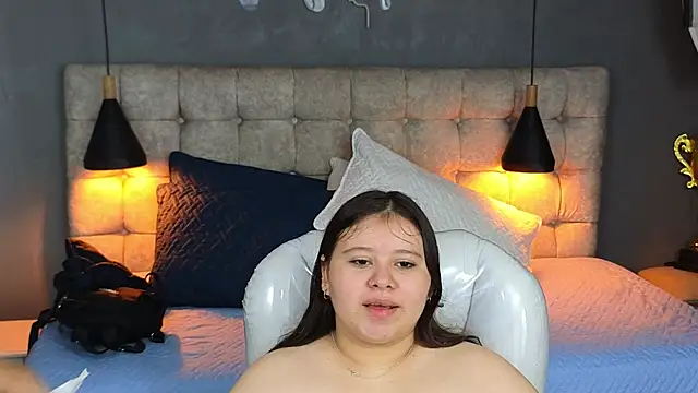 Laia and Aloby online show from September 2025 10:24:02 PM
