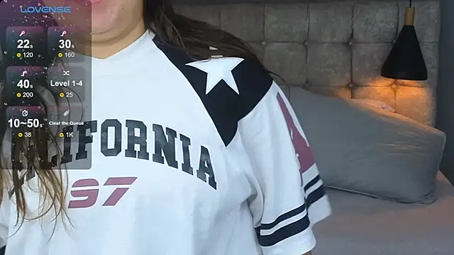 Laia and Aloby online show from December 2025 10:26:02 PM