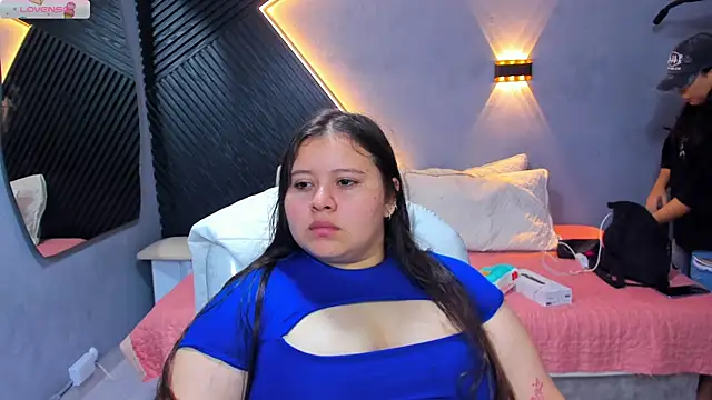 Laia and Aloby online show from June 2026 09:53:01 PM