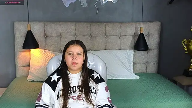 Laia and Aloby online show from November 2025 10:13:02 PM