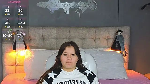 Laia and Aloby online show from October 2025 10:22:02 PM