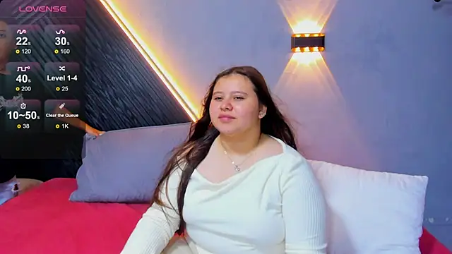 Laia and Aloby online show from May 2026 10:24:02 PM