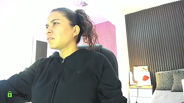 natasha  jackson online show from January 2026 12:33:01 PM