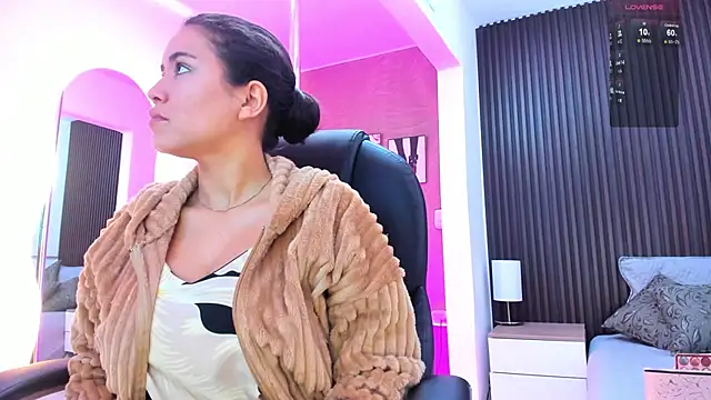 natasha  jackson online show from November 2025 12:42:02 PM