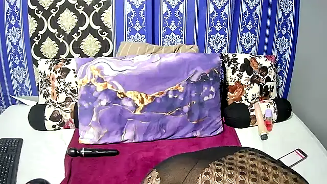 JennyFawX  online show from September 2025 06:15:02 PM