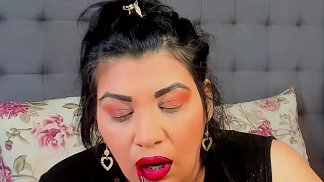 AmyCubes online show from February 2025 05:19:02 PM