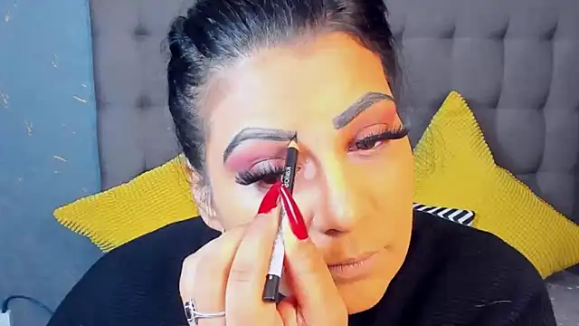 AmyCubes online show from November 2025 05:22:01 AM