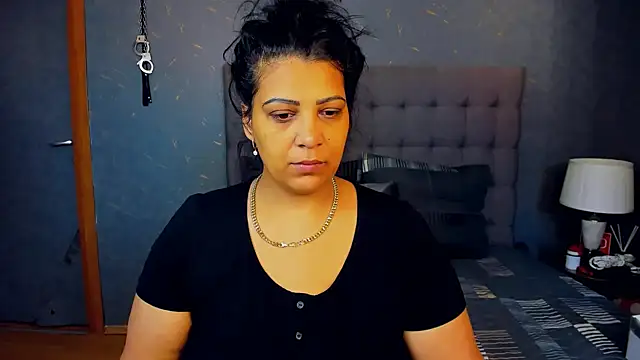 AmyCubes online show from November 2025 06:18:02 AM