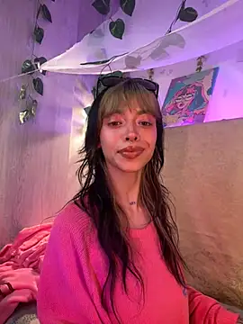 Snapshot of Kitty_arts chatting on February 2025 10:52:02 PM Kitty arts online show from February 2025 10:52:02 PM