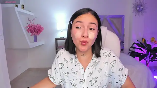Snapshot of kendaall_jenner_ chatting on January 2025 01:19:01 AM kendaall jenner  online show from January 2025 01:19:01 AM