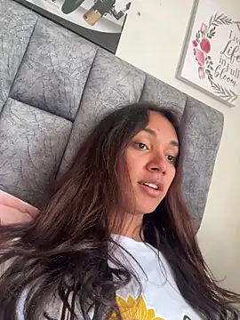 Nikol Rang   online show from December 2025 07:01:01 PM