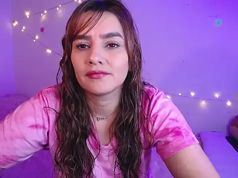 Lu perez online show from November 2025 08:45:02 PM