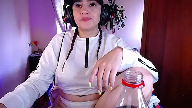 Lu perez online show from September 2025 09:32:01 PM
