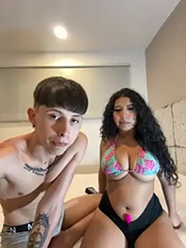 G Poseidon y Cloe online show from December 2024 12:09:01 AM