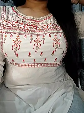 Rina777o online show from April 2026 06:10:01 PM