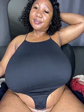 Snapshot of MayaPassion chatting on June 2026 04:18:02 AM MayaPassion online show from June 2026 04:18:02 AM