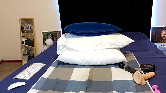 chloechrome online show from March 2026 06:03:02 PM