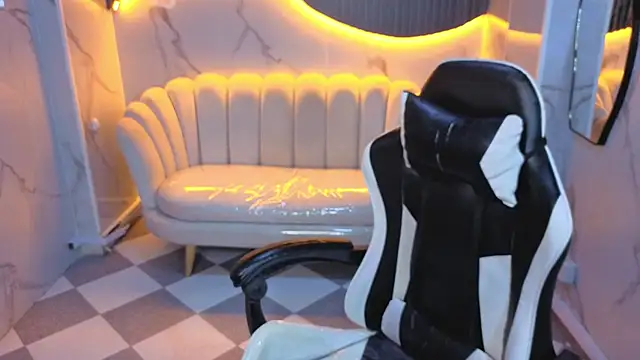 Violeth b online show from February 2026 12:46:01 PM