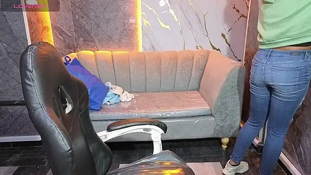 Violeth b online show from October 2025 12:48:02 PM