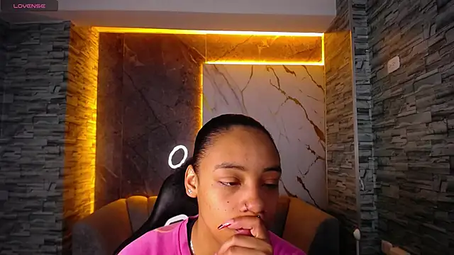 Violeth b online show from October 2025 12:39:01 PM