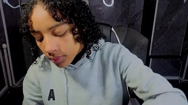 Violeth b online show from December 2025 12:40:02 PM