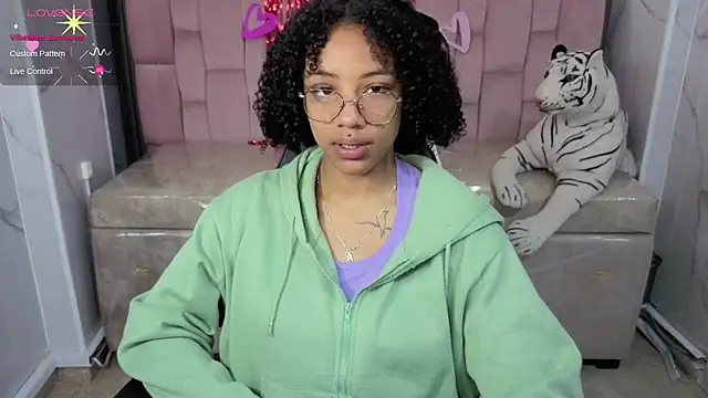 Violeth b online show from February 2026 12:49:02 PM