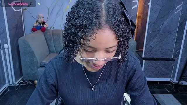 Violeth b online show from May 2026 01:08:02 PM