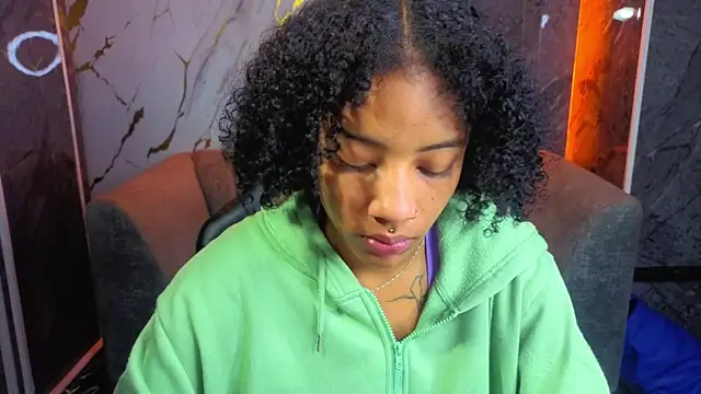 Violeth b online show from November 2025 12:53:02 PM