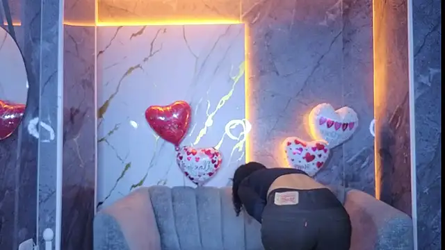 Violeth b online show from February 2026 01:11:02 PM