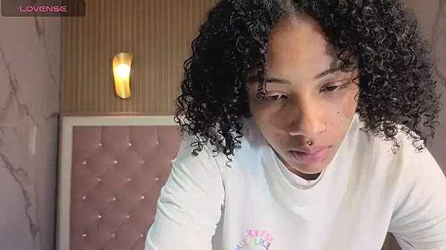 Violeth b online show from December 2025 01:04:02 PM