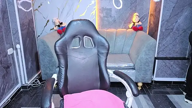 Violeth b online show from April 2026 12:51:01 PM