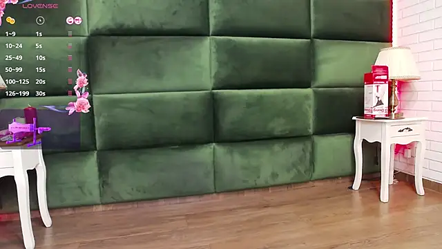 SelenSummer online show from November 2025 08:01:01 PM