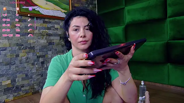 Snapshot of SelenSummer chatting on June 2026 04:07:01 AM SelenSummer online show from June 2026 04:07:01 AM
