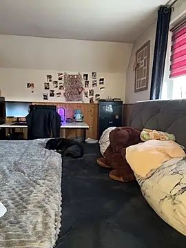 elina may online show from November 2025 10:30:01 AM