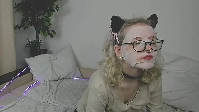 EdythElswick online show from April 2026 04:08:02 AM