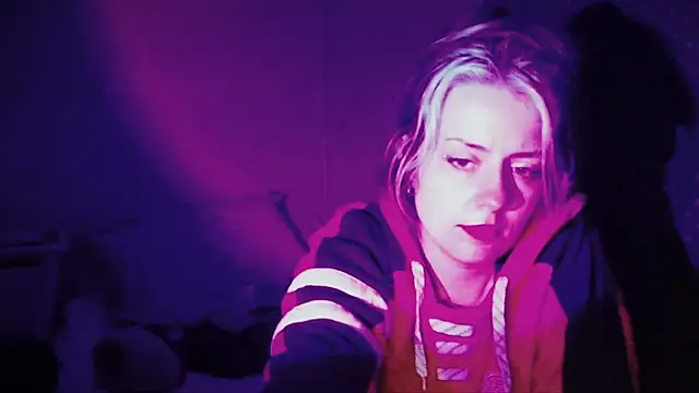 Snapshot of SkarlettRose96 chatting on November 2025 10:05:02 AM SkarlettRose96 online show from November 2025 10:05:02 AM