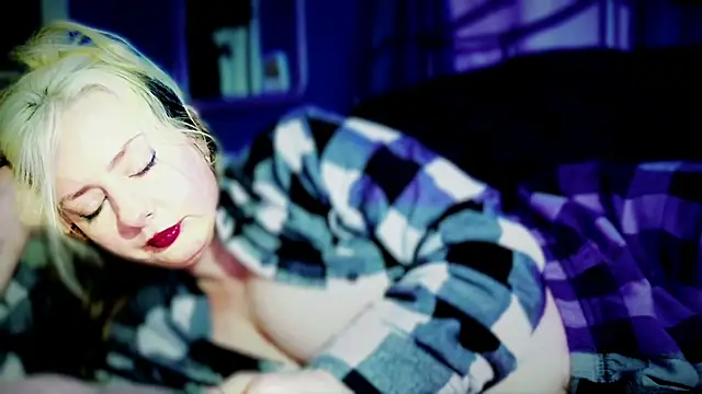 Snapshot of SkarlettRose96 chatting on November 2025 02:34:01 AM SkarlettRose96 online show from November 2025 02:34:01 AM