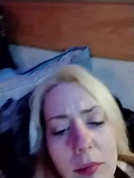 Snapshot of SkarlettRose96 chatting on January 2026 08:54:01 AM SkarlettRose96 online show from January 2026 08:54:01 AM