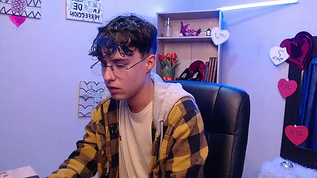 Jeam hot online show from March 2025 08:48:02 PM